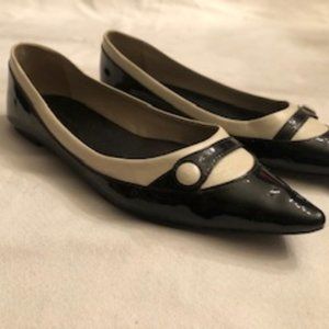 Mia Black and Ivory Spectator Flat